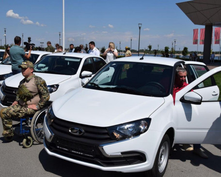 В Волгограде 10 ветеранам боевых действий передали автомобили