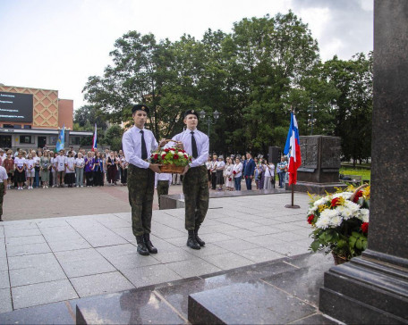 В Великом Новгороде акция памяти прошла у стелы «Город воинской славы»