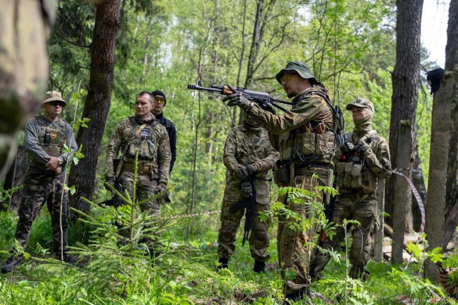 Ветераны СВО обучили подростков ведению боя и тактической медицине