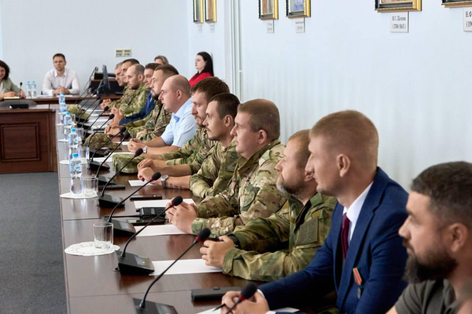 На Прохоровском поле обсудили поддержку ветеранов СВО