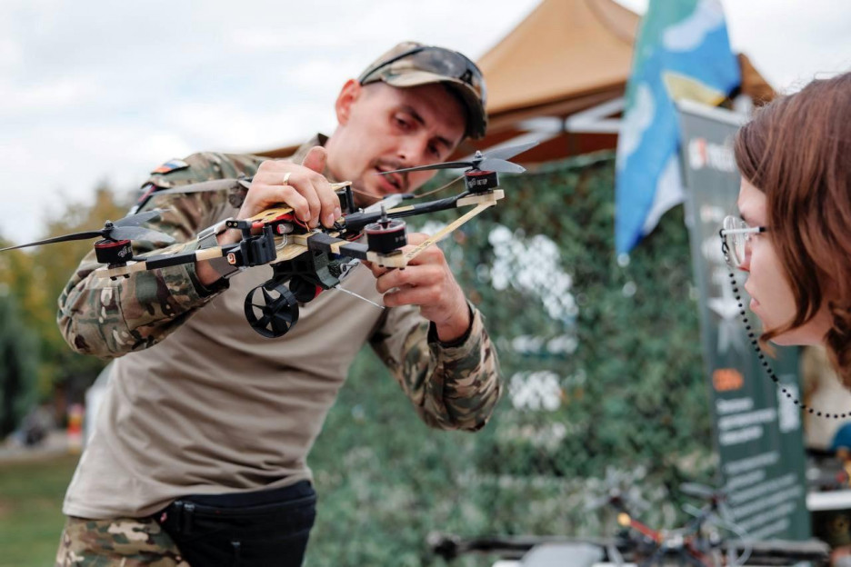 В Дубне ветераны СВО показали трофеи и боевое снаряжение