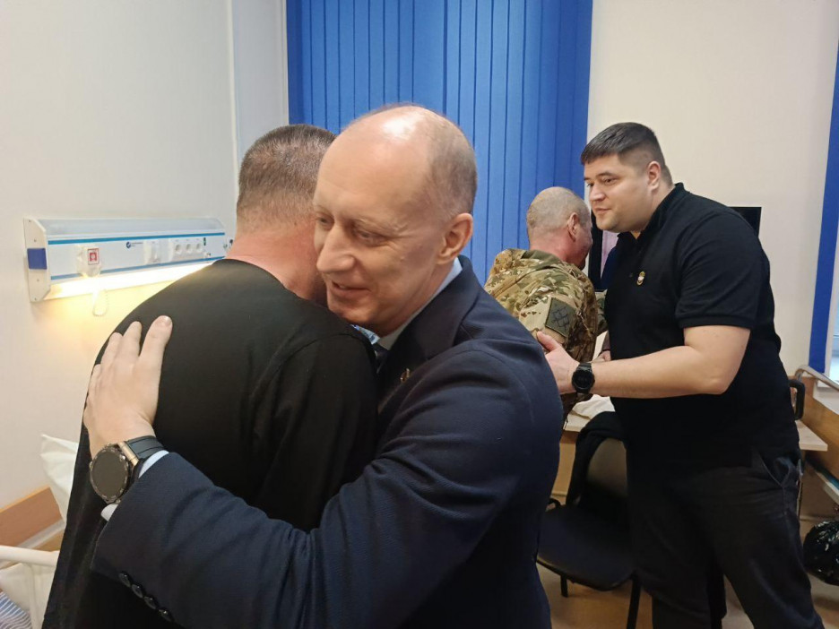 Ветераны СВО навестили бойцов в госпитале имени Бурденко