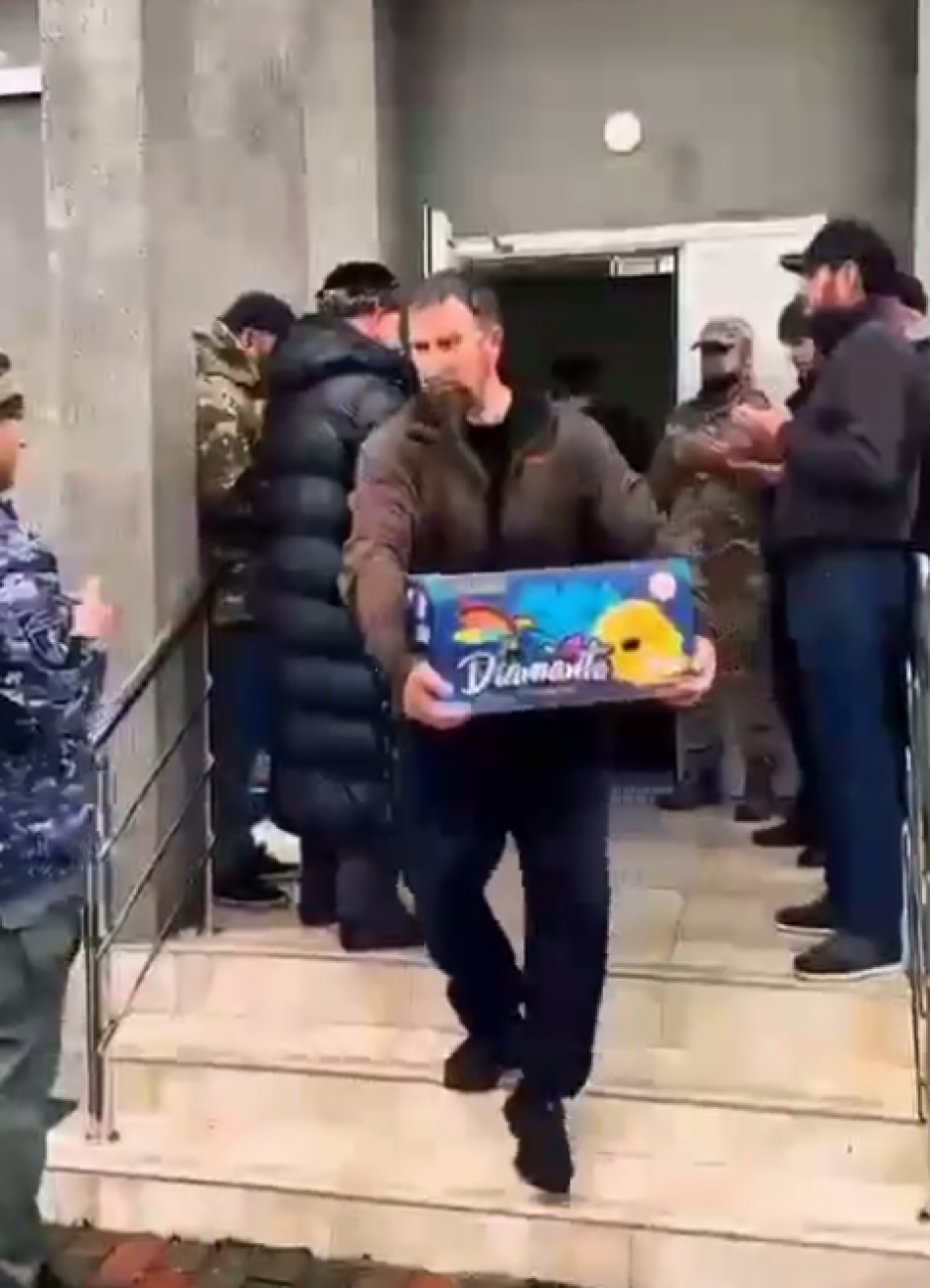 Председатель Ассоциации ветеранов СВО Республики Дагестан Махач Шамилов вместе с коллегами посетил сёла Хасавюртовского района, пострадавшие от недавнего наводнения