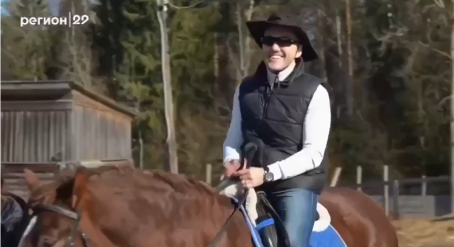 В Архангельске стартовал пилотный социальный проект региональной Ассоциации ветеранов СВО «Семейная лошадь»