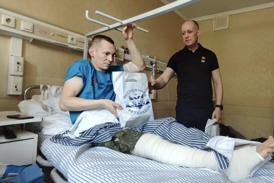 Ассоциация ветеранов СВО навестила раненых бойцов в Главном военном клиническом госпитале имени П.В. Мандрыка