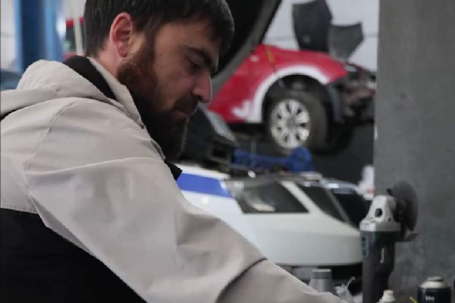 Рубрика #СВОиДело: Роман Новрузбеков открыл автосервис в Энгельсе