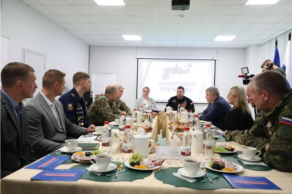 Губернатор Новгородской области Александр Дронов встретился с участниками Ассоциации ветеранов СВО