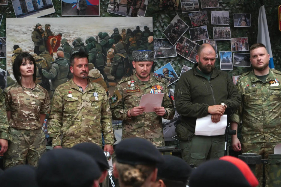 В Санкт-Петербурге в Доме офицеров Ленинградского военного округа состоялась акция - реквием, посвященная Дню памяти детей - жертв войны в Донбассе