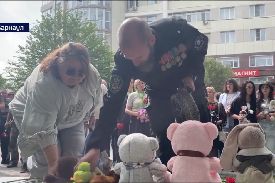 Акция‑реквием в память о детях — жертвах войны в Донбассе прошла в Барнауле