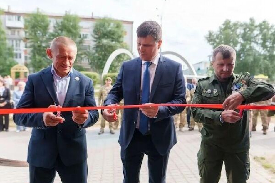 Руководитель Ассоциации ветеранов СВО Ханты-Мансийского автономного округа Дмитрий Аксенов открыл штаб местного отделения организации в Советском
