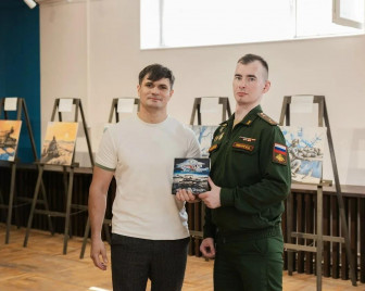 Ветераны СВО навестили бойцов в госпитале имени Бурденко