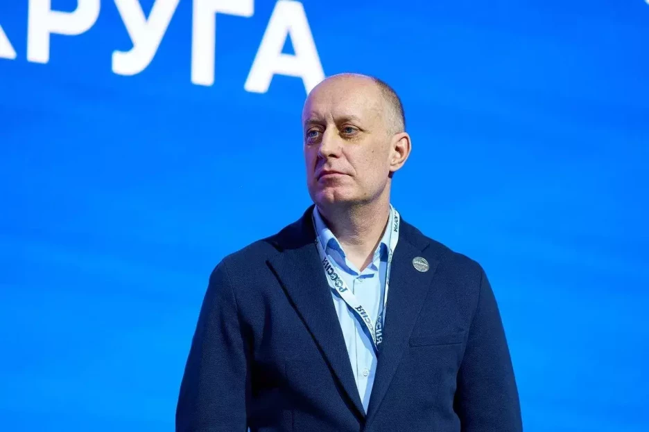 Участникам спецоперации могут зачесть службу по контракту в стаж муниципальной службы: это позволит им претендовать на высшие должности, получать надбавки и дополнительные дни отпуска