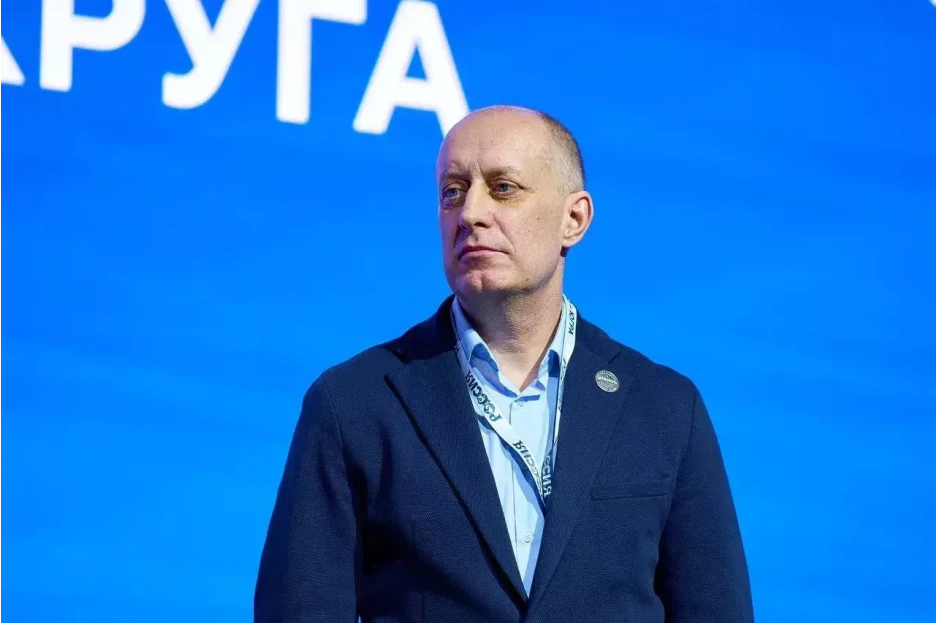 Участникам спецоперации могут зачесть службу по контракту в стаж муниципальной службы: это позволит им претендовать на высшие должности, получать надбавки и дополнительные дни отпуска