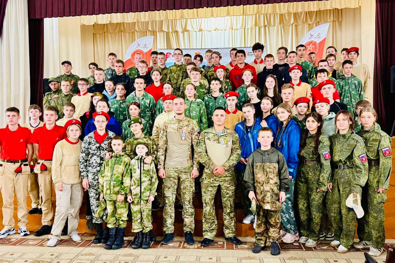 Герой России Алексей Асылханов и Новруз Аббасов в гостях у курсвантов центра «Авангард»