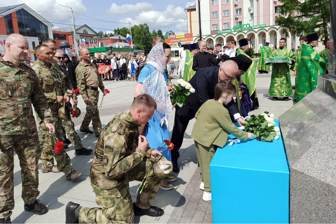 Ассоциация ветеранов СВО Кировской области приняла участие в молебне у памятника Александру Невскому