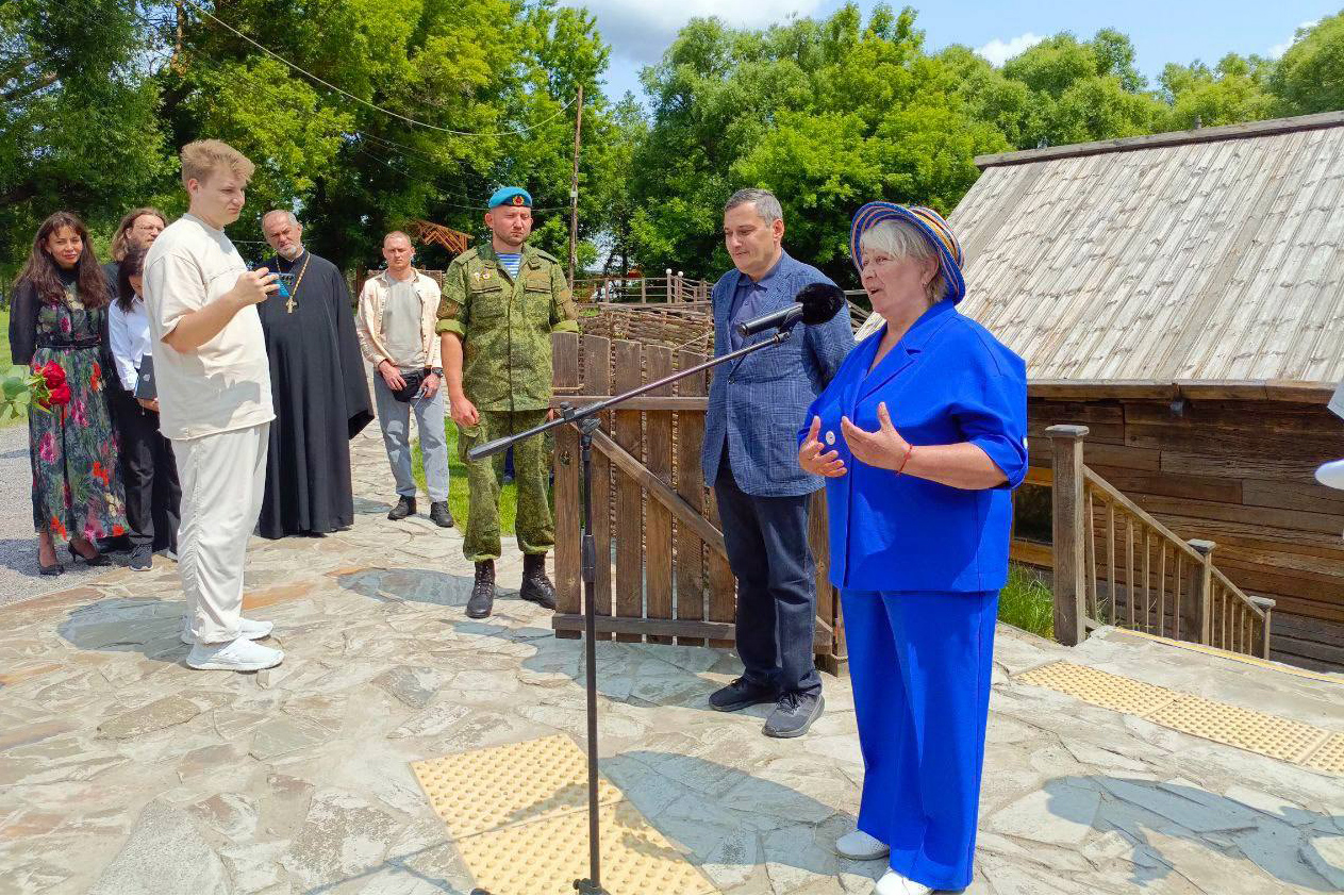 Открытие мемориальной доски в память о Сергее Ешине – село Красниково Пристенского района Курской области