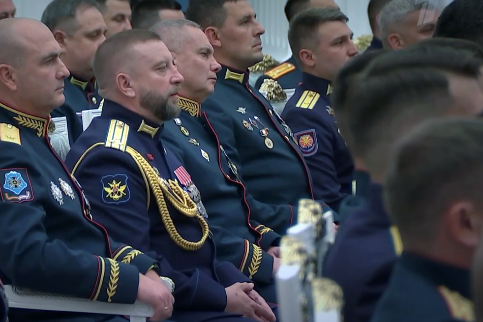 Владимир Путин провёл встречу с участниками  программы Время героев