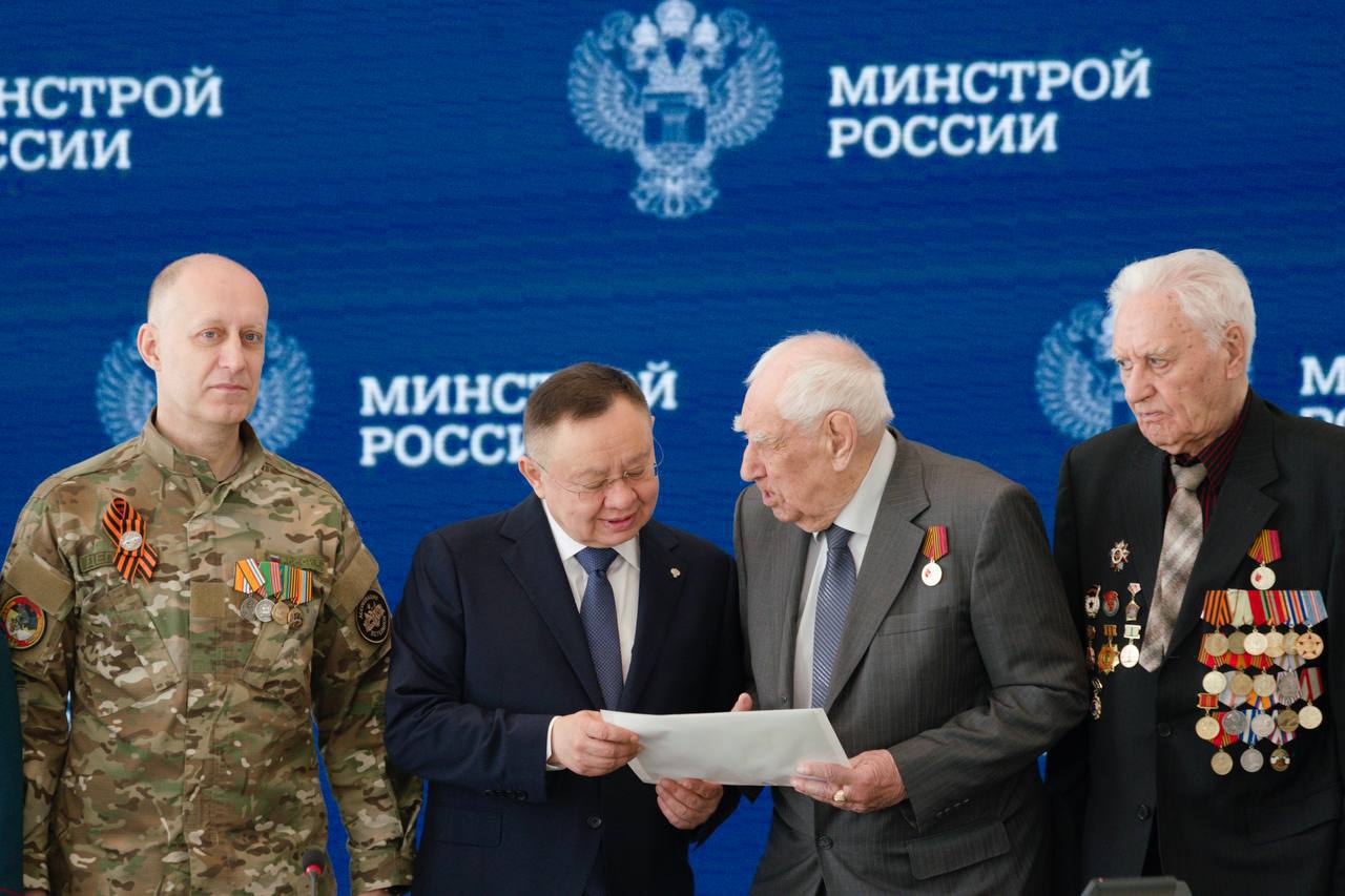 Дмитрий Афанасьев и Ирек Файзуллин почтили память героев Великой Отечественной войны