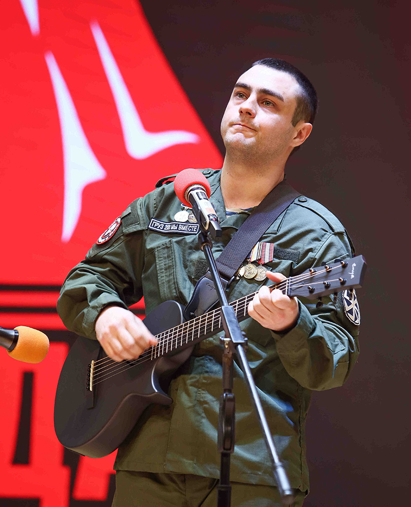 Ветеран СВО Иван Махаев исполнил авторскую песню А когда я вернусь