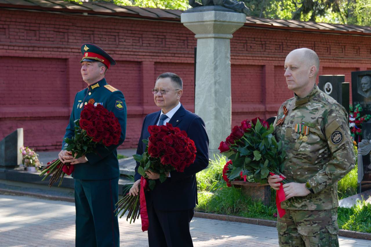 Дмитрий Афанасьев и Ирек Файзуллин возложили цветы к Мемориалу Героям обороны Москвы 1941 года