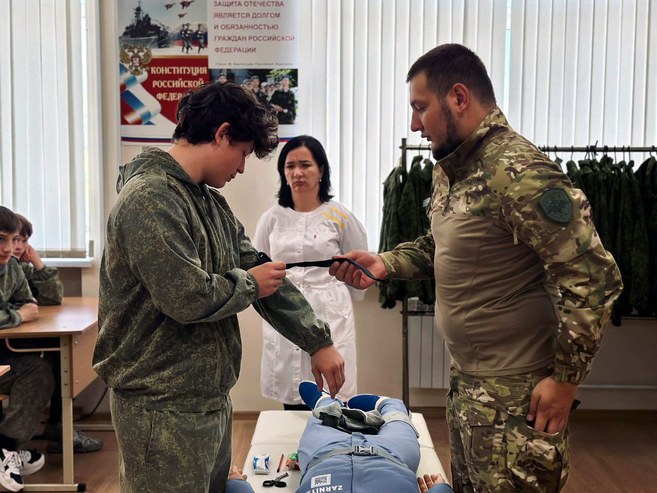 Занятие по тактической медицине в центре «Авангард» 